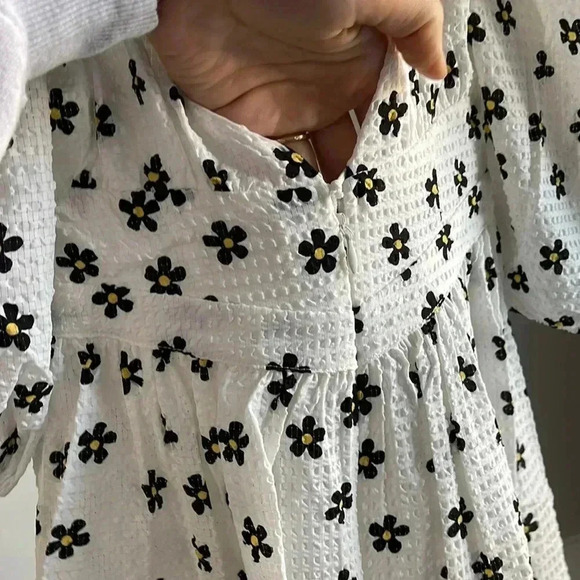 NWT For Love And Lemons puff sleeve dress flower detail - Picture 6 of 10